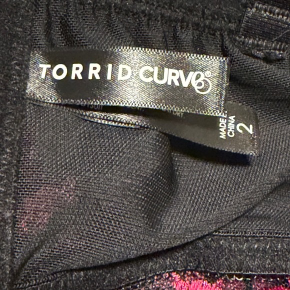 Torrid Curve Black Mesh Magenta Pink Floral Embroidered Bodysuit Underwire Sz 2 - Picture 4 of 7